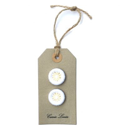 2 Medium Cream and White Dorset Daisy Buttons